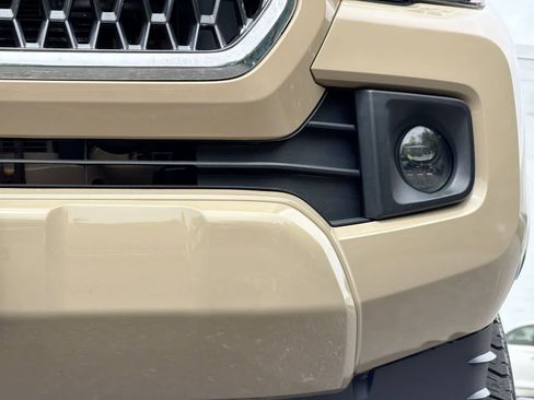 Used 2019 Toyota Tacoma TRD Sport w/ Technology Package AWD/4WD image 11