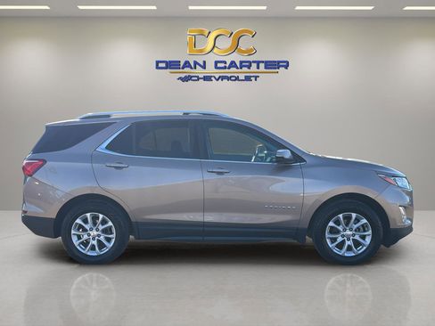 Used 2018 Chevrolet Equinox LT w/ Sun & Infotainment Package image 6