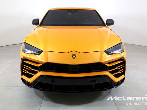Used 2022 Lamborghini Urus AWD/4WD image 4
