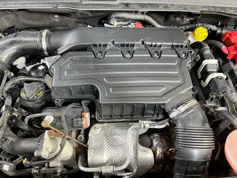 Used 2022 Jeep Renegade Latitude AWD/4WD image 28