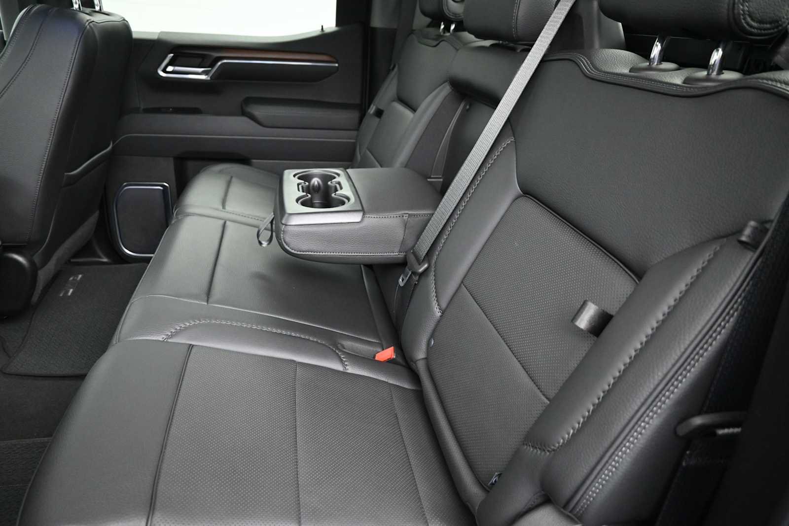 Used 2025 GMC Sierra 1500 Denali w/ Denali Reserve Package AWD/4WD image 14