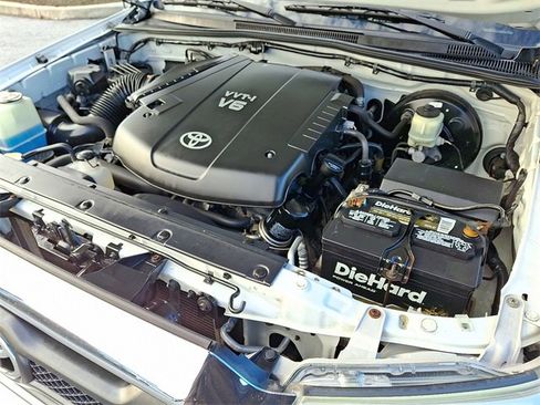 Used 2015 Toyota Tacoma 4x4 Access Cab V6 image 25