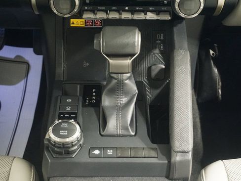 Certified 2025 Toyota Tacoma Limited AWD/4WD image 32