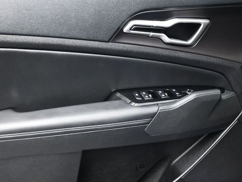 Used 2023 Kia Sportage EX image 11