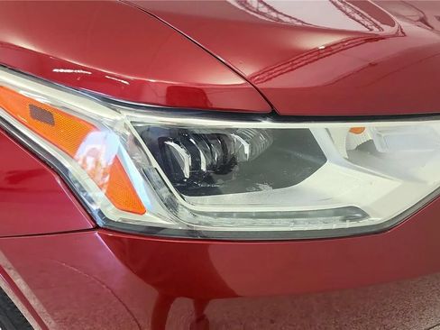 Used 2021 Chevrolet Traverse Premier AWD/4WD image 14
