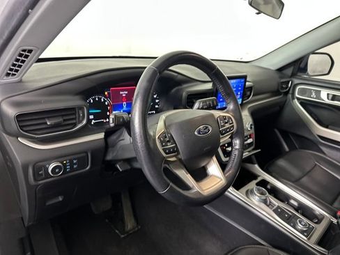 Used 2021 Ford Explorer XLT w/ Equipment Group 202A image 13