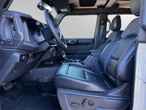 New 2025 Ford Bronco Badlands image 13