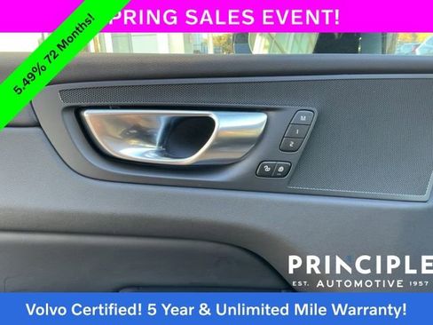 Certified 2025 Volvo XC60 B5 Core image 29