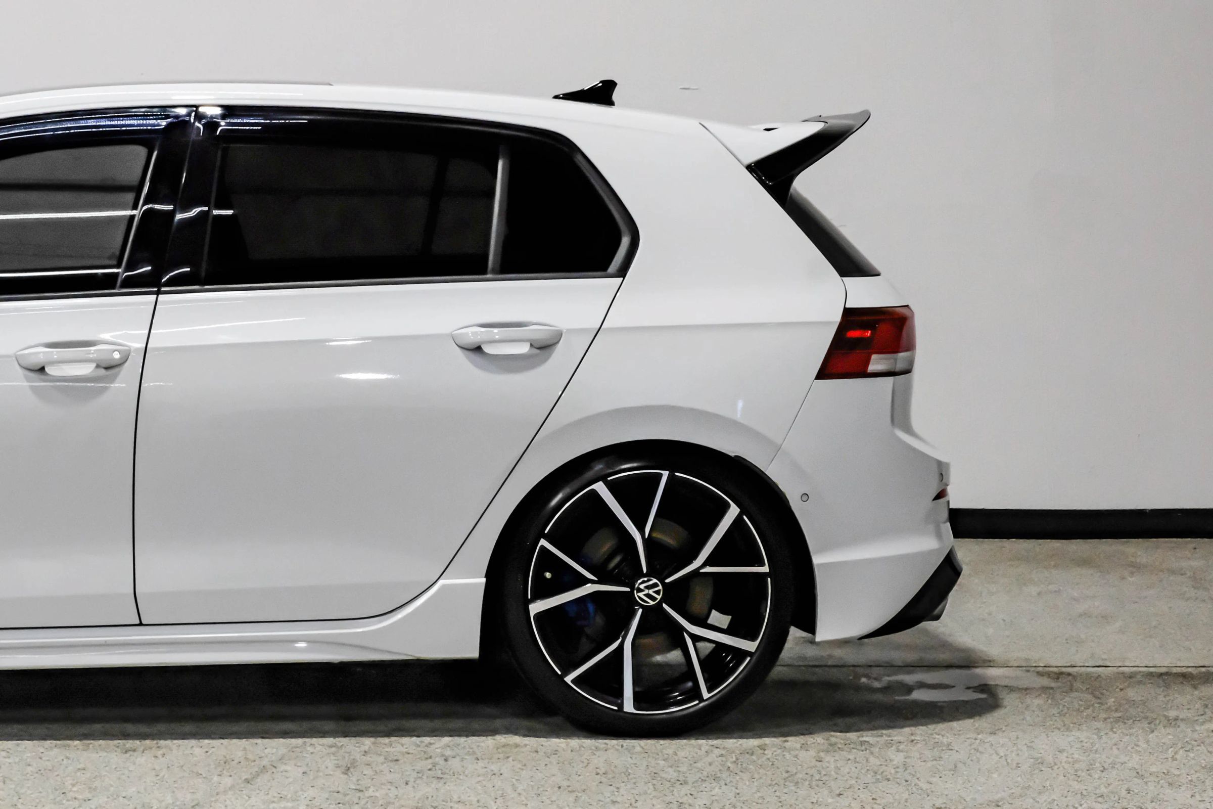 Used 2022 Volkswagen Golf R AWD/4WD image 10