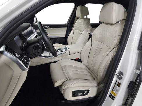 Used 2023 BMW X5 xDrive40i w/ M Sport Package AWD/4WD image 17
