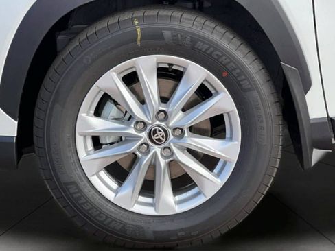 New 2026 Toyota Corolla Cross LE FWD image 32