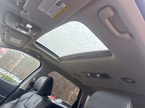 Used 2024 Kia Telluride S w/ S Sunroof Package image 17