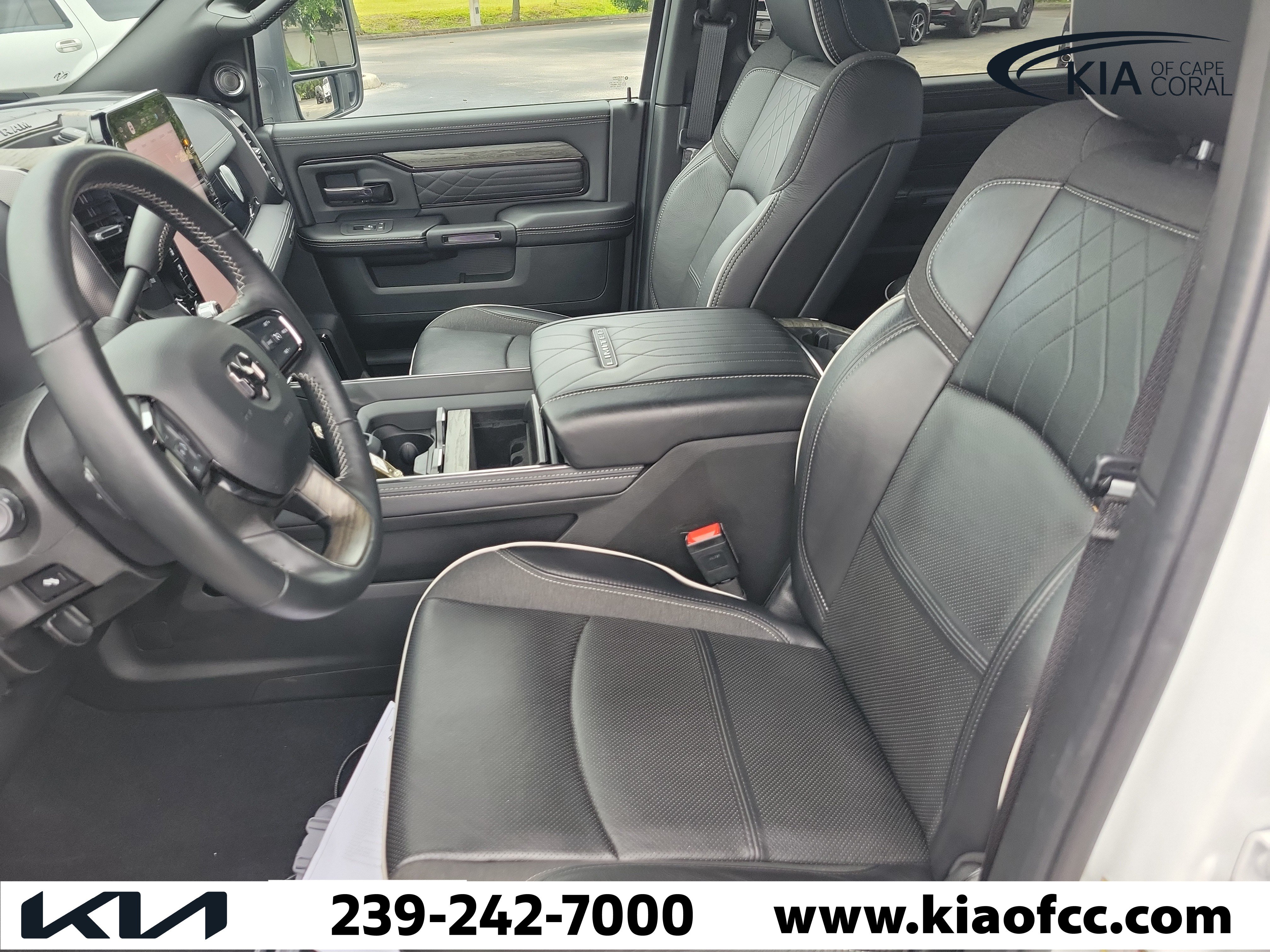 Used 2025 RAM 2500 Limited AWD/4WD image 20
