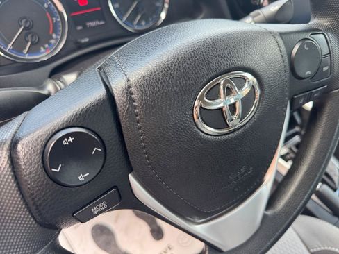 Used 2017 Toyota Corolla LE FWD image 16