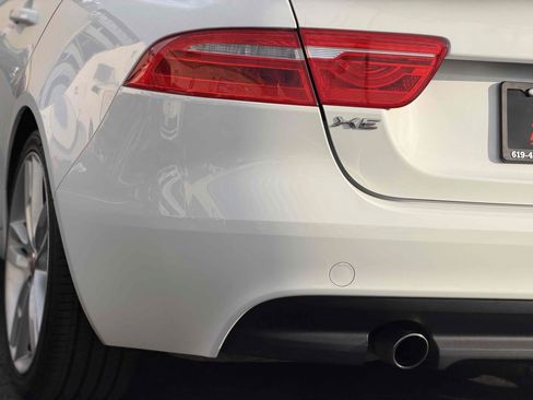 Used 2017 Jaguar XE Prestige RWD image 9