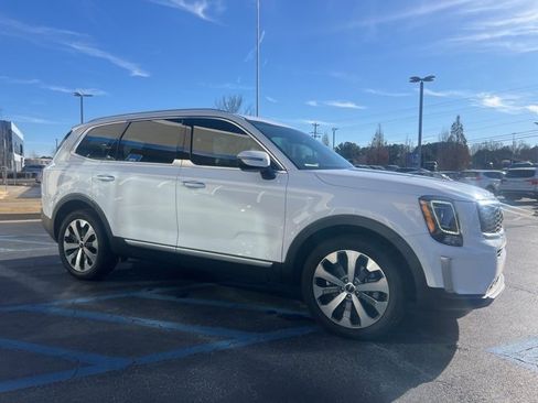 Used 2022 Kia Telluride S image 4