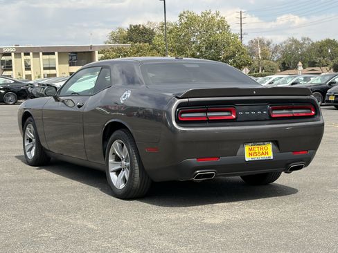 Used 2020 Dodge Challenger SXT RWD image 6
