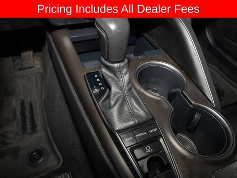 Used 2023 Toyota Camry XSE FWD image 15