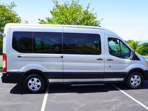 Used 2019 Ford Transit 350 XLT RWD image 19