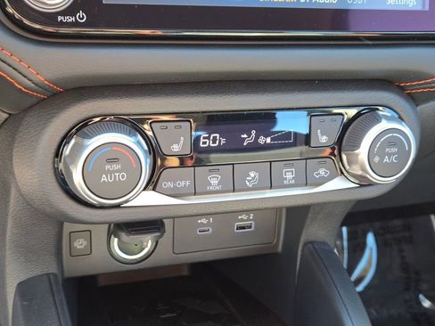 New 2025 Nissan Versa SR w/ Trunk Package image 13