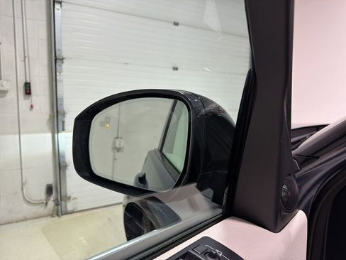Used 2023 Land Rover Discovery S R-Dynamic AWD/4WD image 13