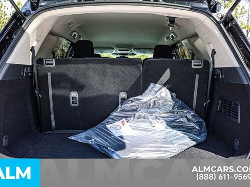 Used 2025 Nissan Pathfinder S image 25