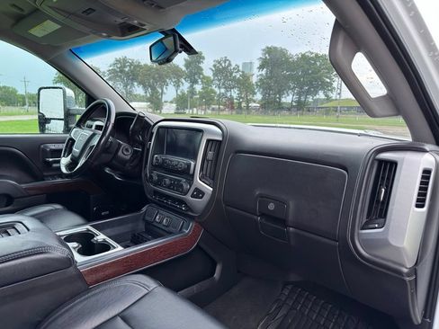 Used 2016 GMC Sierra 2500 SLT w/ Suspension Package, Off-Road AWD/4WD image 31
