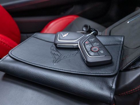 Used 2023 Chevrolet Corvette Stingray Premium Conv w/ Z51 Performance Package RWD image 82