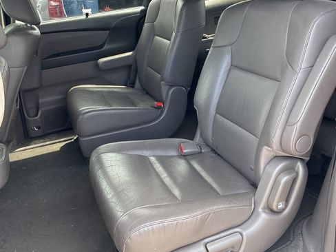 Used 2016 Honda Odyssey Touring Elite image 3