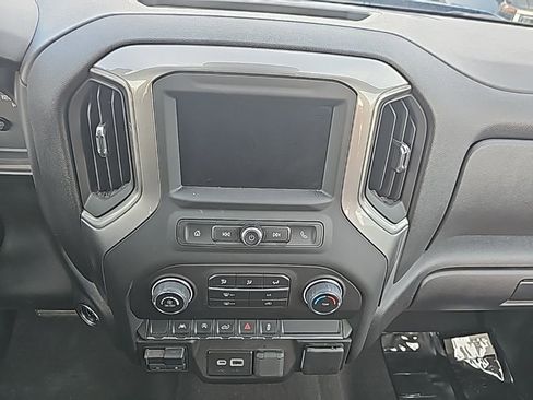 Used 2024 Chevrolet Silverado 1500 Custom image 5