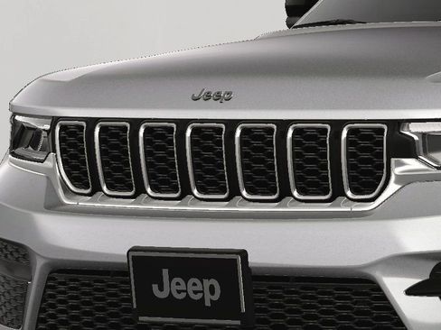 New 2025 Jeep Grand Cherokee Laredo X w/ Luxury Tech Group I image 10