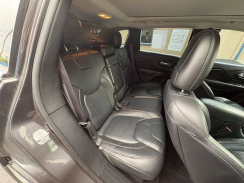 Used 2016 Jeep Cherokee Limited w/ Trailer Tow Group image 13