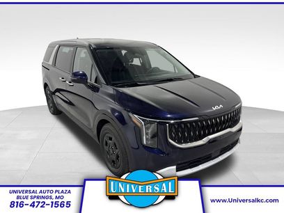 Used 2025 Kia Carnival