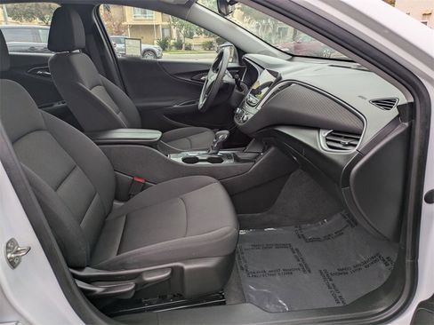 Used 2024 Chevrolet Malibu LT image 32