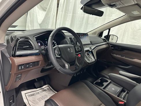 Used 2025 Honda Odyssey Elite image 15