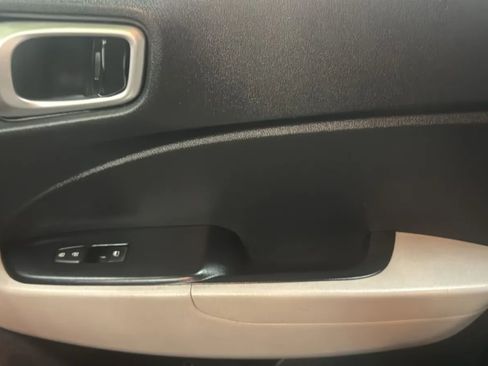 Used 2022 Hyundai Venue SEL w/ Cargo Package FWD image 18