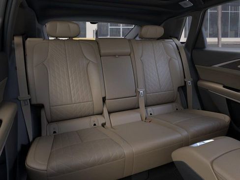 New 2026 Cadillac Lyriq V AWD/4WD image 17