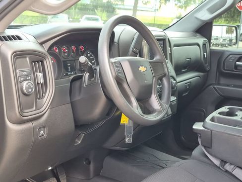 Used 2020 Chevrolet Silverado 1500 Custom w/ Custom Value Package RWD image 9