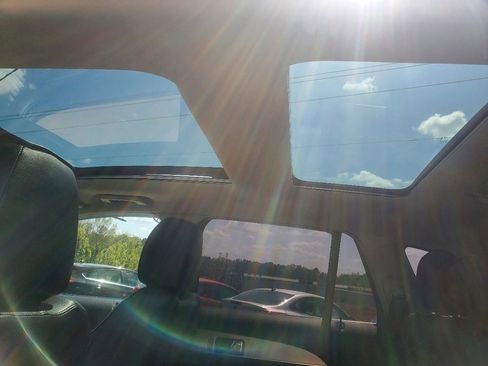 Used 2013 Lincoln MKX AWD image 17