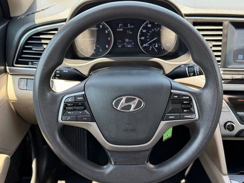 Used 2017 Hyundai Elantra SE FWD image 15