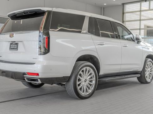 Used 2023 Cadillac Escalade Premium Luxury AWD/4WD image 29