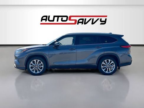 Used 2022 Toyota Highlander Limited AWD/4WD image 4