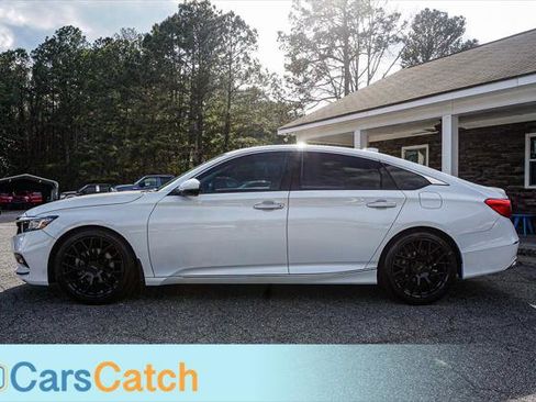 Used 2018 Honda Accord Touring image 8