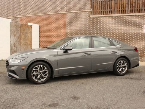 Used 2022 Hyundai Sonata SEL image 2
