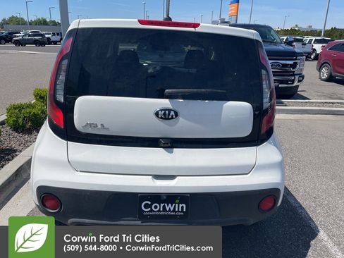 Used 2019 Kia Soul FWD image 10