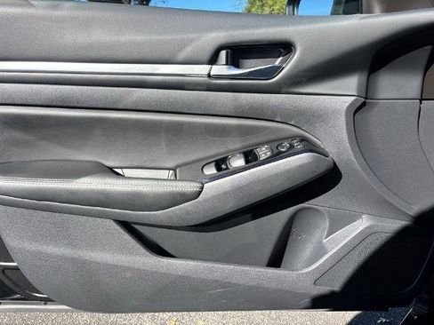 Certified 2023 Nissan Altima 2.5 SV image 17