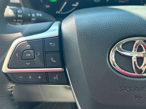 New 2026 Toyota Sienna XLE FWD image 23