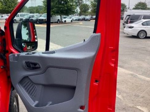 Used 2019 Ford Transit 150 XL image 19