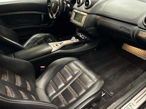 Used 2012 Ferrari California RWD image 19
