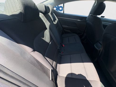 Used 2018 Hyundai Elantra SE w/ SE Connectivity Package 04 FWD image 23